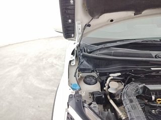 Used 2018 Maruti Suzuki Ignis [2017-2020] Alpha MT Petrol Petrol Manual engine ENGINE RIGHT SIDE HINGE & APRON VIEW