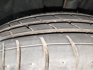Used 2016 Datsun Redi-GO [2015-2019] T (O) Petrol Manual tyres RIGHT FRONT TYRE TREAD VIEW