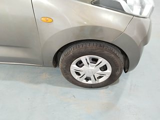 Used 2016 Datsun Redi-GO [2015-2019] T (O) Petrol Manual tyres RIGHT FRONT TYRE RIM VIEW