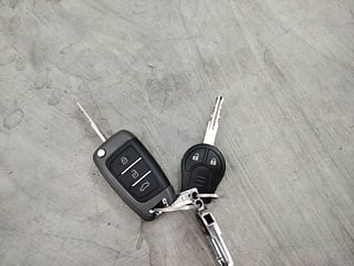 Used 2013 Nissan Micra [2013-2020] XL Petrol Manual extra CAR KEY VIEW
