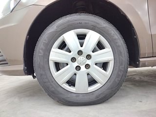 Used 2017 Volkswagen Ameo [2016-2020] Trendline 1.5L (D) Diesel Manual tyres LEFT FRONT TYRE RIM VIEW