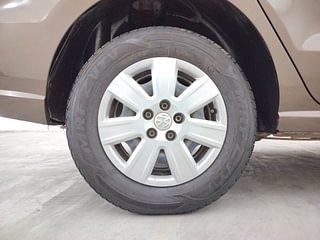Used 2017 Volkswagen Ameo [2016-2020] Trendline 1.5L (D) Diesel Manual tyres RIGHT REAR TYRE RIM VIEW
