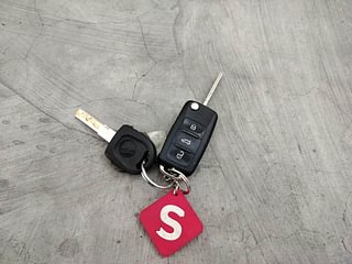 Used 2017 Volkswagen Ameo [2016-2020] Trendline 1.5L (D) Diesel Manual extra CAR KEY VIEW