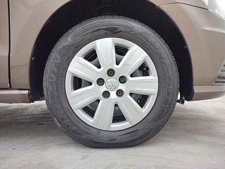 Used 2017 Volkswagen Ameo [2016-2020] Trendline 1.5L (D) Diesel Manual tyres RIGHT FRONT TYRE RIM VIEW