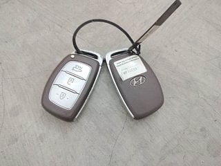 Used 2019 Hyundai Grand i10 [2017-2020] Asta 1.2 Kappa VTVT Petrol Manual extra CAR KEY VIEW