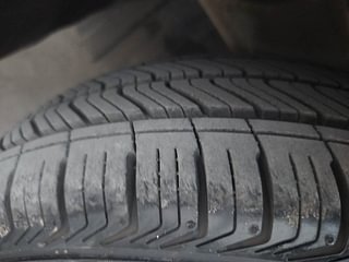 Used 2019 Hyundai Grand i10 [2017-2020] Asta 1.2 Kappa VTVT Petrol Manual tyres LEFT FRONT TYRE TREAD VIEW