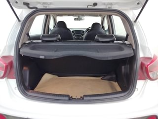 Used 2019 Hyundai Grand i10 [2017-2020] Asta 1.2 Kappa VTVT Petrol Manual interior DICKY INSIDE VIEW