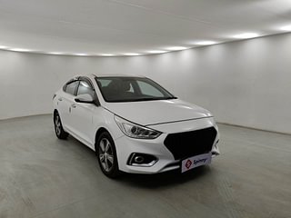 Used 2019 Hyundai Verna [2017-2020] 1.6 CRDI SX Diesel Manual exterior RIGHT FRONT CORNER VIEW