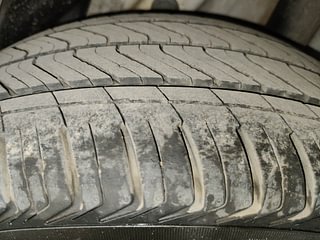Used 2019 Hyundai Verna [2017-2020] 1.6 CRDI SX Diesel Manual tyres LEFT REAR TYRE TREAD VIEW