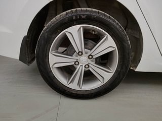 Used 2019 Hyundai Verna [2017-2020] 1.6 CRDI SX Diesel Manual tyres RIGHT REAR TYRE RIM VIEW