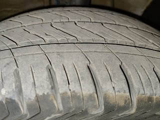 Used 2019 Hyundai Verna [2017-2020] 1.6 CRDI SX Diesel Manual tyres RIGHT FRONT TYRE TREAD VIEW