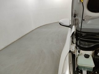 Used 2019 Hyundai Verna [2017-2020] 1.6 CRDI SX Diesel Manual engine ENGINE RIGHT SIDE HINGE & APRON VIEW
