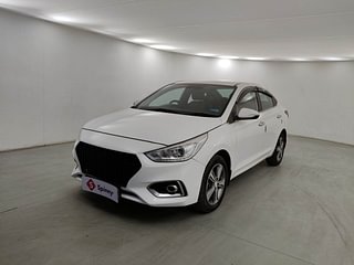 Used 2019 Hyundai Verna [2017-2020] 1.6 CRDI SX Diesel Manual exterior LEFT FRONT CORNER VIEW