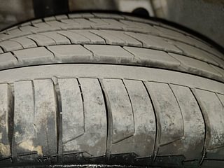 Used 2019 Hyundai Verna [2017-2020] 1.6 CRDI SX Diesel Manual tyres RIGHT REAR TYRE TREAD VIEW