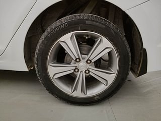 Used 2019 Hyundai Verna [2017-2020] 1.6 CRDI SX Diesel Manual tyres LEFT REAR TYRE RIM VIEW