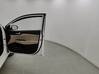 Used 2019 Hyundai Verna [2017-2020] 1.6 CRDI SX Diesel Manual interior RIGHT FRONT DOOR OPEN VIEW