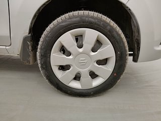 Used 2015 Maruti Suzuki Alto K10 [2014-2019] VXi Petrol Manual tyres RIGHT FRONT TYRE RIM VIEW