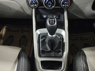 Used 2023 Hyundai Venue SX 1.2 Petrol Petrol Manual interior GEAR  KNOB VIEW