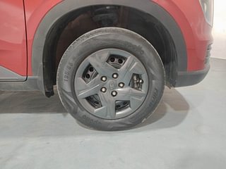 Used 2023 Hyundai Venue SX 1.2 Petrol Petrol Manual tyres RIGHT FRONT TYRE RIM VIEW