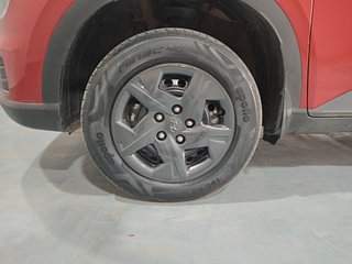 Used 2023 Hyundai Venue SX 1.2 Petrol Petrol Manual tyres LEFT FRONT TYRE RIM VIEW