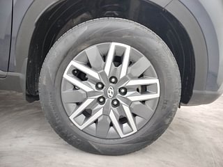 Used 2021 Hyundai Venue [2019-2022] SX 1.0  Turbo iMT Petrol Manual tyres RIGHT FRONT TYRE RIM VIEW