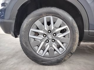 Used 2021 Hyundai Venue [2019-2022] SX 1.0  Turbo iMT Petrol Manual tyres RIGHT REAR TYRE RIM VIEW