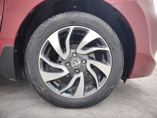 Used 2020 Toyota Glanza [2019-2022] V CVT Petrol Automatic tyres RIGHT FRONT TYRE RIM VIEW