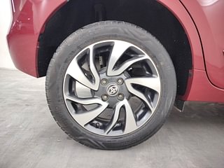 Used 2020 Toyota Glanza [2019-2022] V CVT Petrol Automatic tyres RIGHT REAR TYRE RIM VIEW