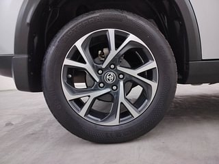 Used 2023 Toyota Urban Cruiser Hyryder V Hybrid Dual Tone Hybrid Automatic tyres RIGHT REAR TYRE RIM VIEW