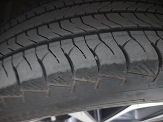 Used 2023 Toyota Urban Cruiser Hyryder V Hybrid Dual Tone Hybrid Automatic tyres RIGHT FRONT TYRE TREAD VIEW