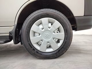 Used 2021 Maruti Suzuki Eeco AC 5 STR Petrol Manual tyres RIGHT FRONT TYRE RIM VIEW