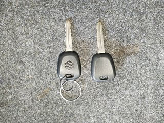 Used 2017 Maruti Suzuki Alto 800 [2016-2019] Lxi (O) Petrol Manual extra CAR KEY VIEW