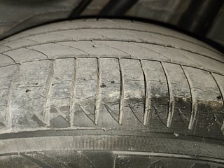Used 2019 Honda BR-V [2016-2020] V CVT Petrol Petrol Automatic tyres LEFT REAR TYRE TREAD VIEW