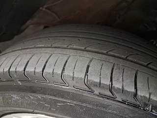 Used 2016 volkswagen Vento 1.2L Highline Petrol AT Petrol Automatic tyres RIGHT FRONT TYRE TREAD VIEW