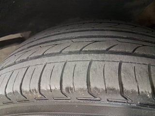 Used 2016 volkswagen Vento 1.2L Highline Petrol AT Petrol Automatic tyres LEFT FRONT TYRE TREAD VIEW