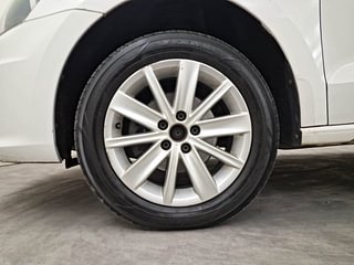 Used 2016 volkswagen Vento 1.2L Highline Petrol AT Petrol Automatic tyres LEFT FRONT TYRE RIM VIEW