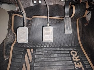 Used 2023 Mahindra Bolero B4 Diesel Manual interior PEDALS VIEW