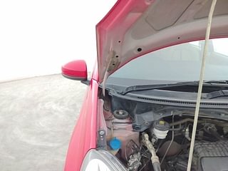 Used 2016 Honda Brio [2011-2016] S MT Petrol Manual engine ENGINE RIGHT SIDE HINGE & APRON VIEW
