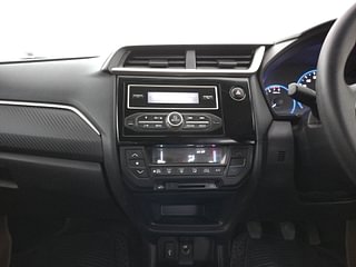 Used 2016 Honda Brio [2011-2016] S MT Petrol Manual interior MUSIC SYSTEM & AC CONTROL VIEW