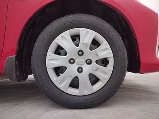Used 2016 Honda Brio [2011-2016] S MT Petrol Manual tyres RIGHT FRONT TYRE RIM VIEW