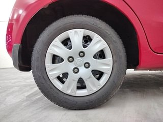 Used 2016 Honda Brio [2011-2016] S MT Petrol Manual tyres RIGHT REAR TYRE RIM VIEW