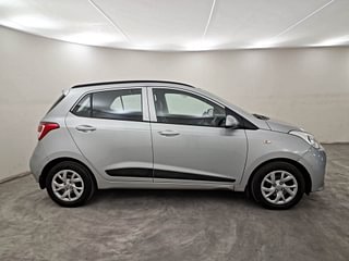 Used 2020 Hyundai Grand i10 Magna 1.2 Kappa VTVT Petrol Manual exterior RIGHT SIDE VIEW