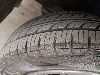 Used 2017 Renault Kwid [2017-2019] RXT 1.0 SCE Special Petrol Manual tyres LEFT FRONT TYRE TREAD VIEW