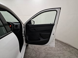 Used 2017 Renault Kwid [2017-2019] RXT 1.0 SCE Special Petrol Manual interior RIGHT FRONT DOOR OPEN VIEW