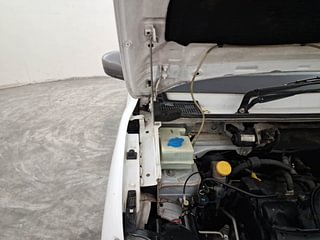 Used 2017 Renault Kwid [2017-2019] RXT 1.0 SCE Special Petrol Manual engine ENGINE RIGHT SIDE HINGE & APRON VIEW