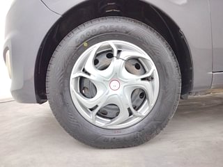 Used 2017 hyundai i10 Sportz 1.1 Petrol Petrol Manual tyres LEFT FRONT TYRE RIM VIEW