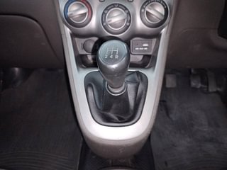 Used 2017 hyundai i10 Sportz 1.1 Petrol Petrol Manual interior GEAR  KNOB VIEW