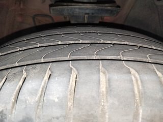 Used 2023 MG Motors Astor Smart EX 1.5 MT Petrol Manual tyres RIGHT FRONT TYRE TREAD VIEW