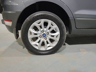 Used 2017 Ford EcoSport Titanium 1.5L Ti-VCT AT Petrol Automatic tyres RIGHT REAR TYRE RIM VIEW