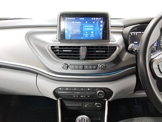 Used 2020 Tata Altroz XZ 1.2 Petrol Manual interior MUSIC SYSTEM & AC CONTROL VIEW